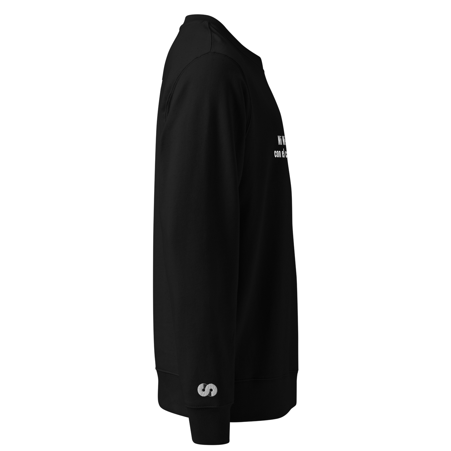 Perfil lateral izquierdo de Sudadera Eco VOOM — Quantum Field Connection negra con letra “S” bordada en la manga izquierda