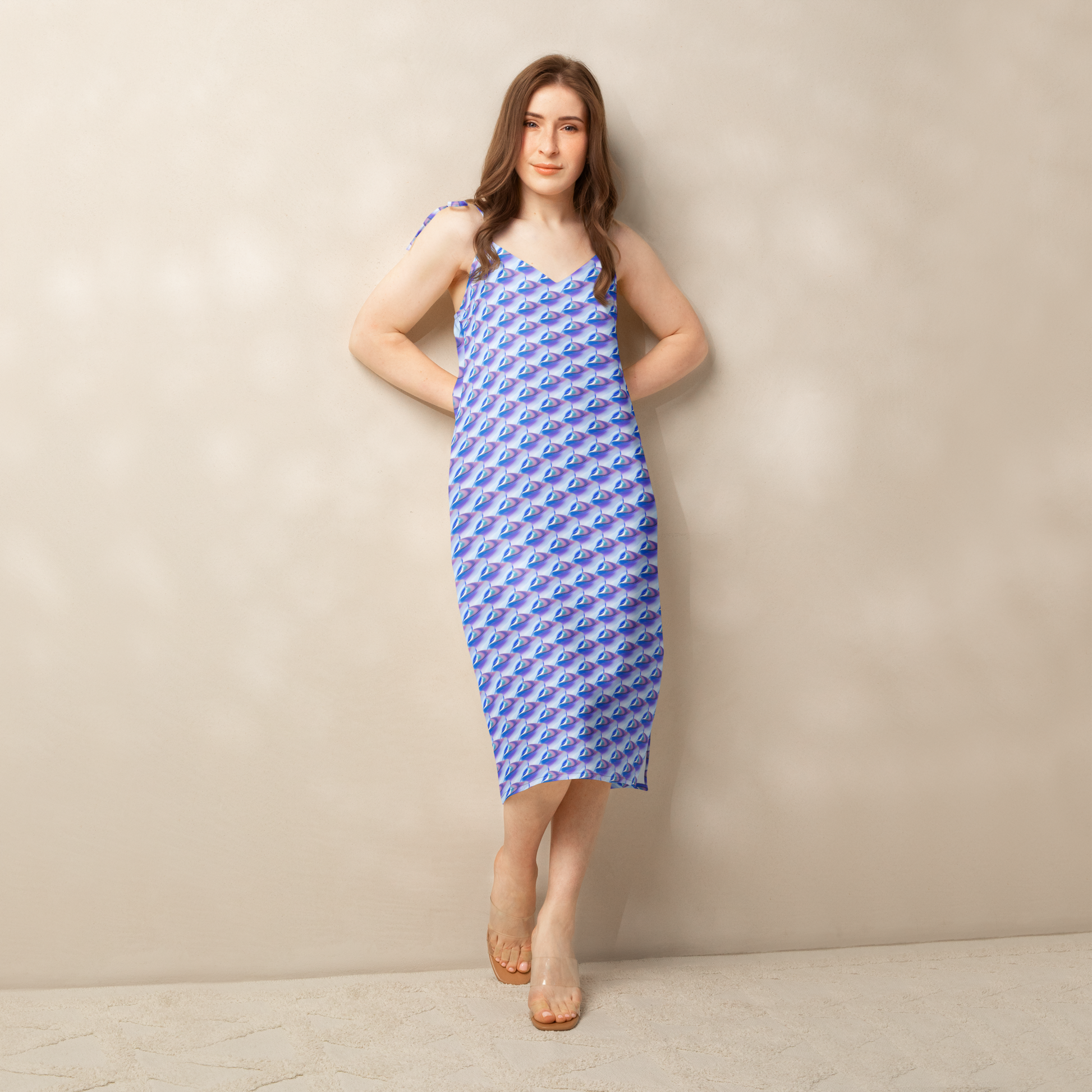 Vestido Midi VOOM — The Liquid Pattern en gasa con estampado azul, tirantes ajustables y corte fluido largo midi.
